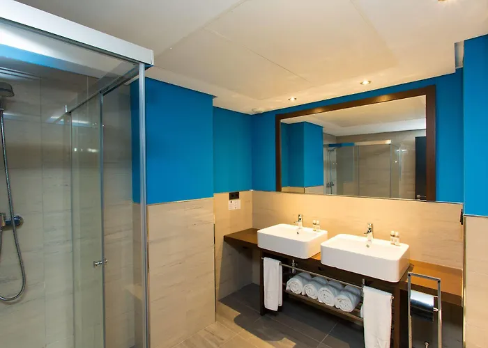 福恩吉罗拉海滩公寓 *